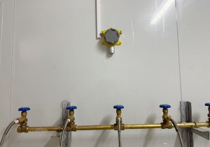 医用氧气使用时如何判断氧气是否泄露？