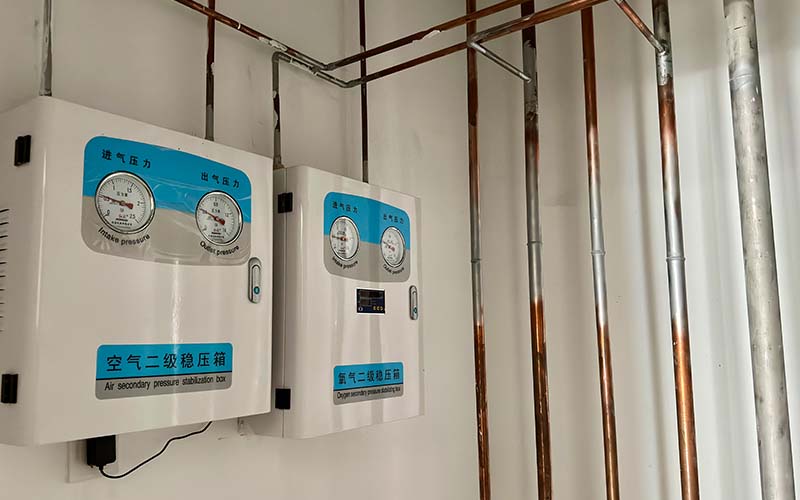 医用空气与氧气的协同供应机制